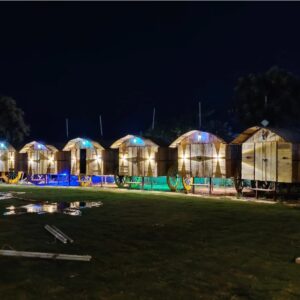 BUllCART-COTTAGES-SIDE-VIEW-NIGHT-3